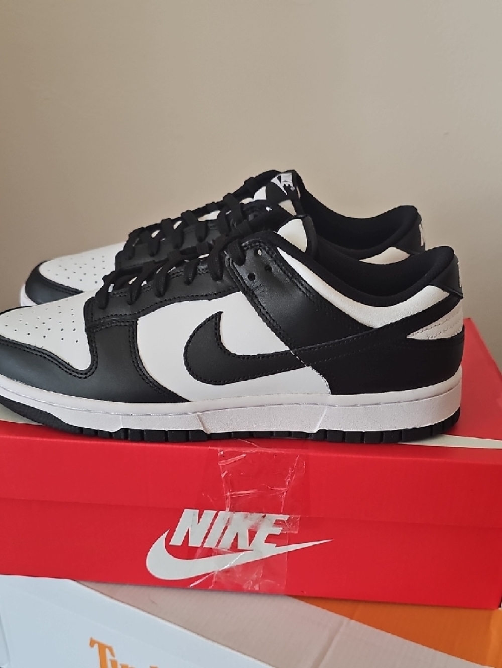 Nike Black and White Low-Top Sneakers - Picture 2 of 5